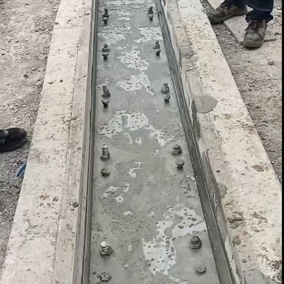 林芝港口码头起重机龙门吊重型机械设备稳固用早强快凝轨道胶泥